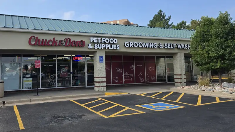 Chuck & Don's Pet Food & Supplies preview